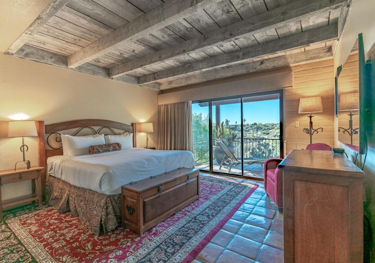 Hacienda Del Sol Guest Ranch