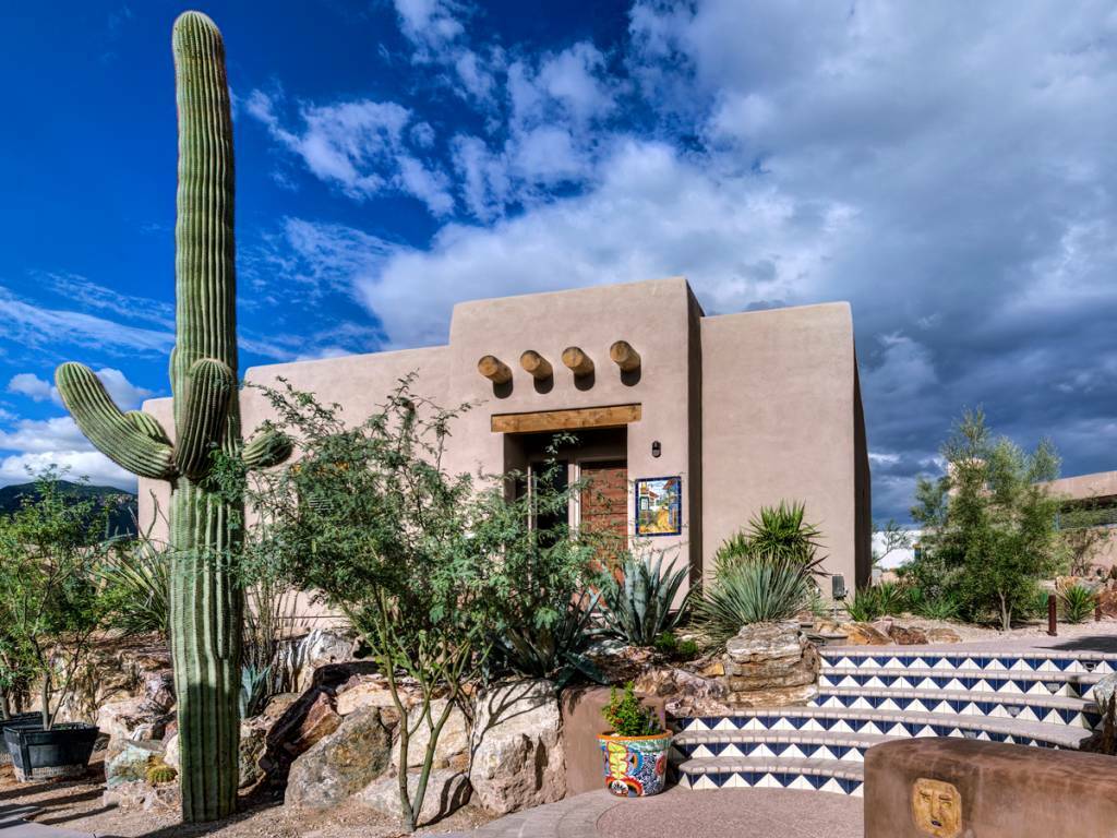 Hacienda Del Sol Guest Ranch Resort